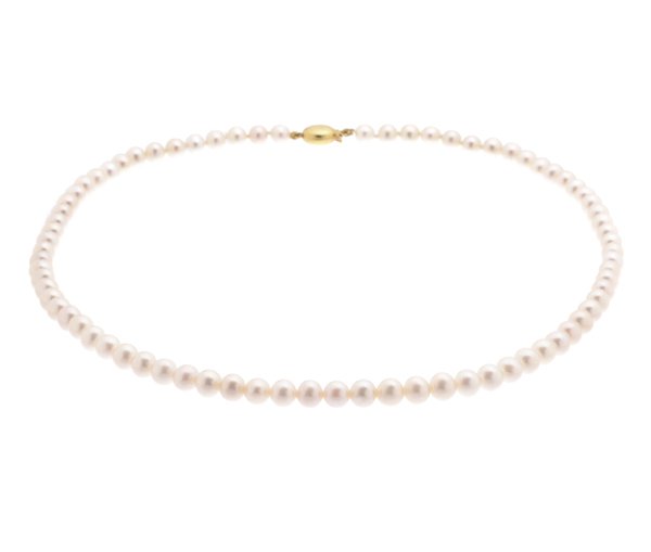 Classic round freshwater cultured pearl necklace